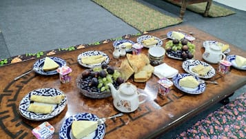 Free daily cooked-to-order breakfast