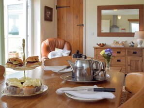 Dining - 2 bedroom accommodation in Canaston Bridge, near Narberth (Canaston Bridge, near Narberth)