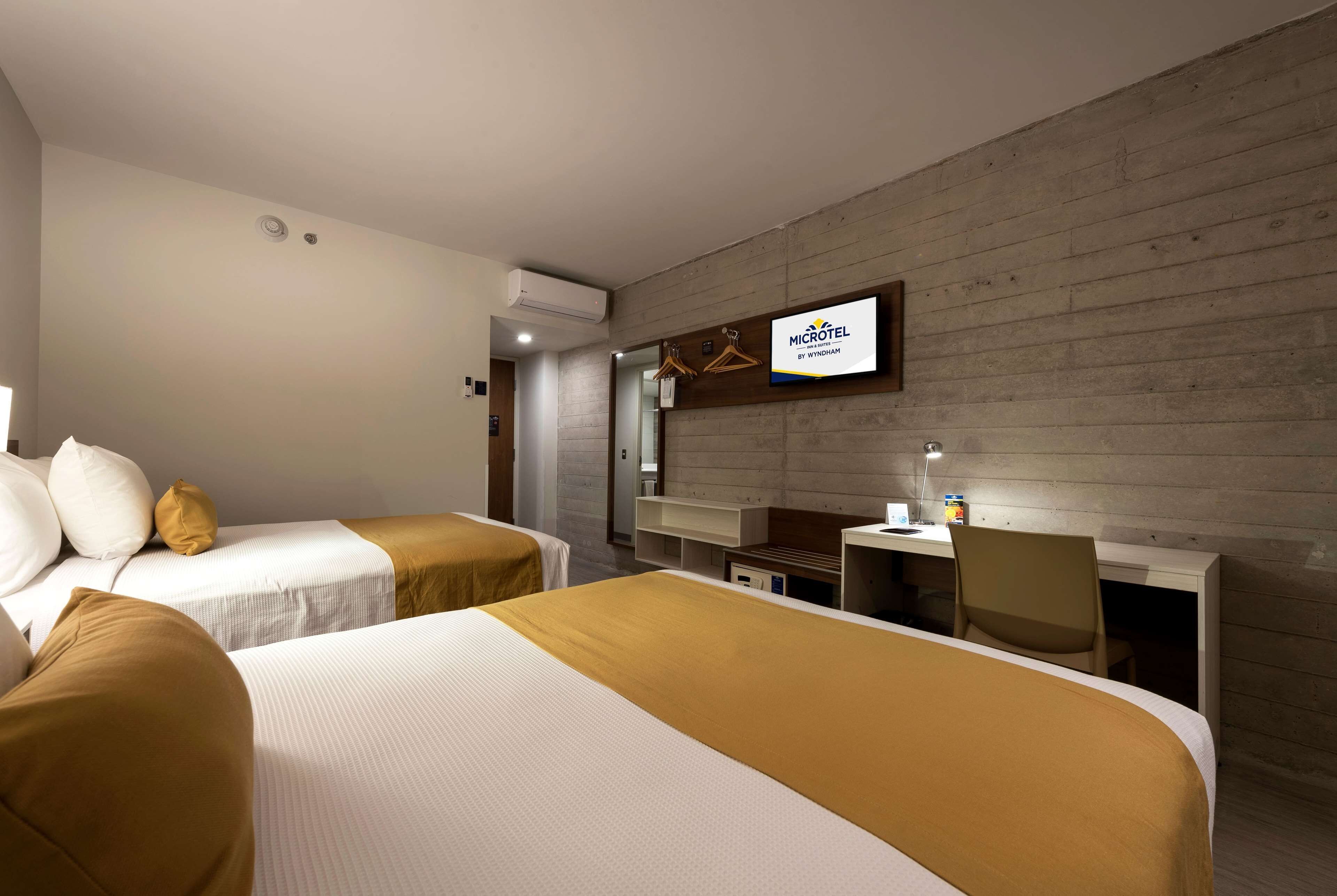 room, 2 double beds, non smoking | premium bedding, tempur-pedic beds, in-room safe, desk