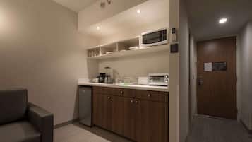 Suite, 1 King Bed, Non Smoking