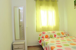 1 chambre, fer et planche à repasser, Wi-Fi, draps fournis