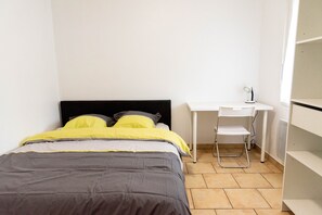 1 bedroom, iron/ironing board, WiFi, bed sheets - Charming Apartment Near (Paris, Charles de Gaulle Disney Airport) (Clichy-sous-Bois)