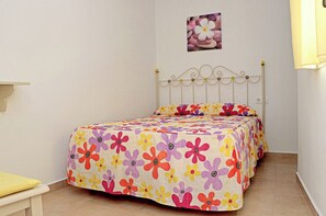 1 chambre, fer et planche à repasser, Wi-Fi, literie fournie