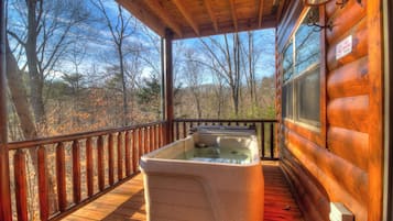 Tina de hidromasaje al aire libre