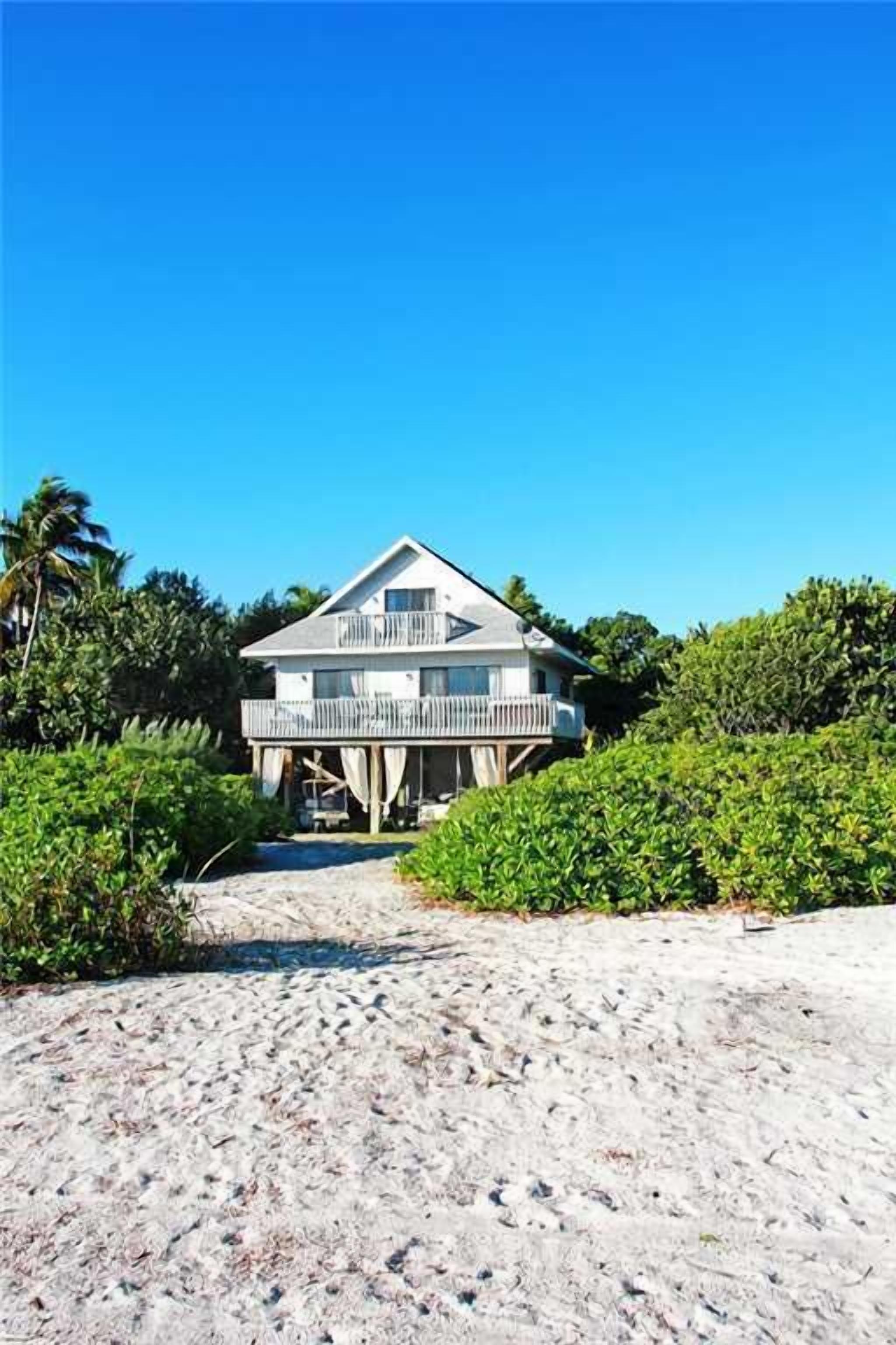 Vista frontal de la propiedad