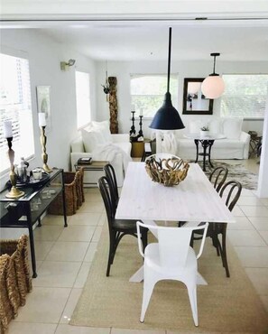 Spiseområde på rommet