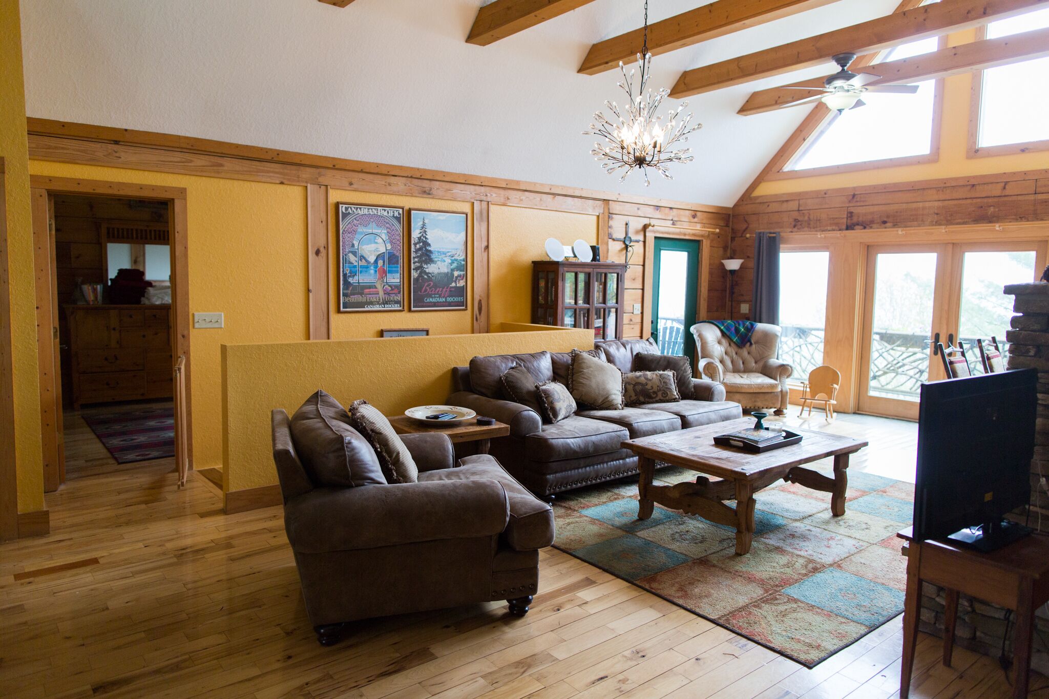 Smart TV, fireplace, books, printers