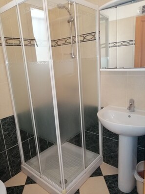 Een douche, een haardroger