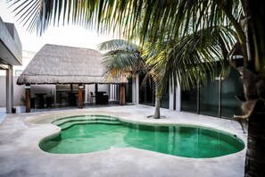 Kolam renang outdoor