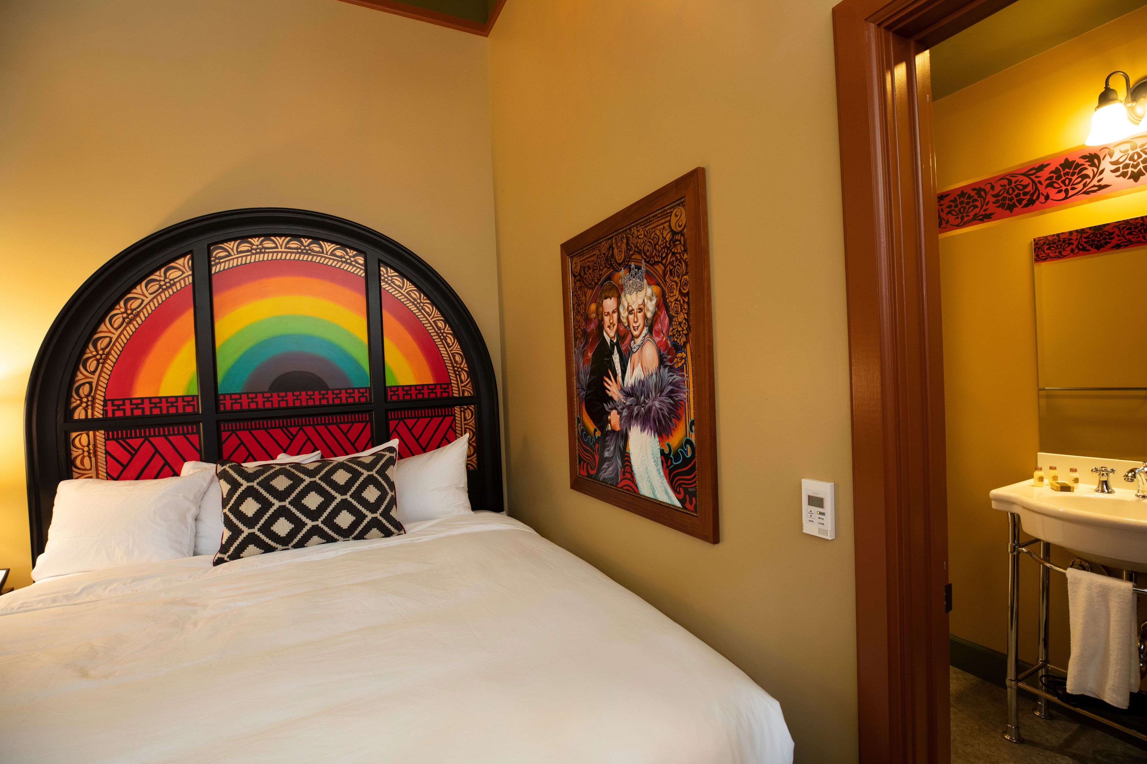 standard room (king atrium) | in-room safe, iron/ironing board, free wifi, bed sheets