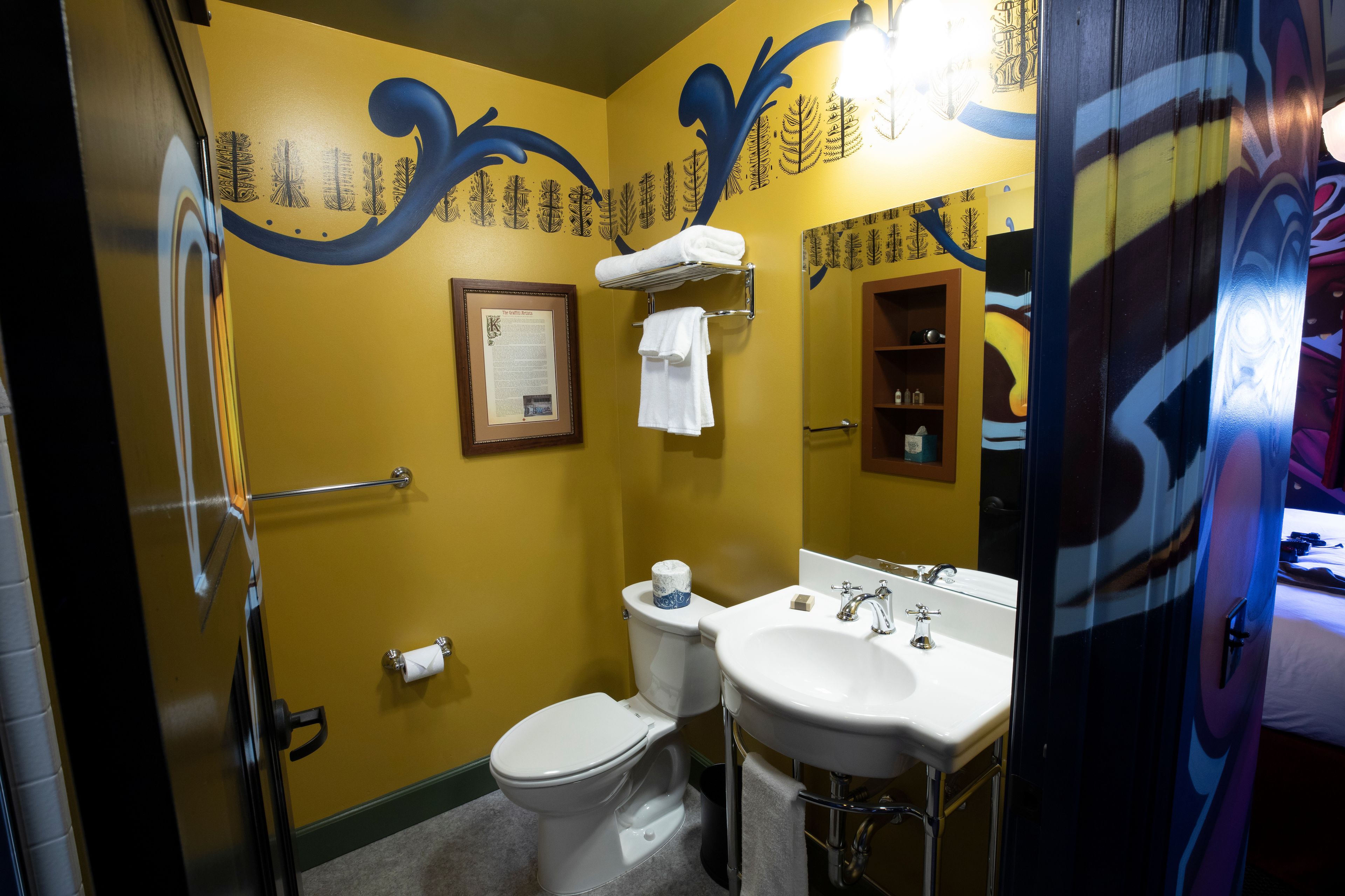 standard room, sea view (king annex) | bathroom | shower, towels