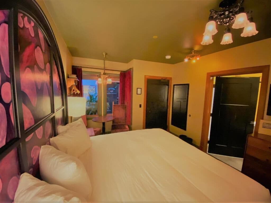 in-room safe, iron/ironing board, free wifi, bed sheets