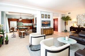 Flat-screen TV - Aqua Vue by Island Properties Online (Lowlands)