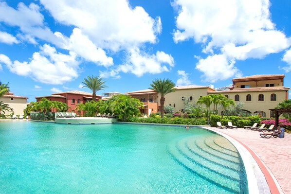 Outdoor pool - Aqua Vue by Island Properties Online (Lowlands)