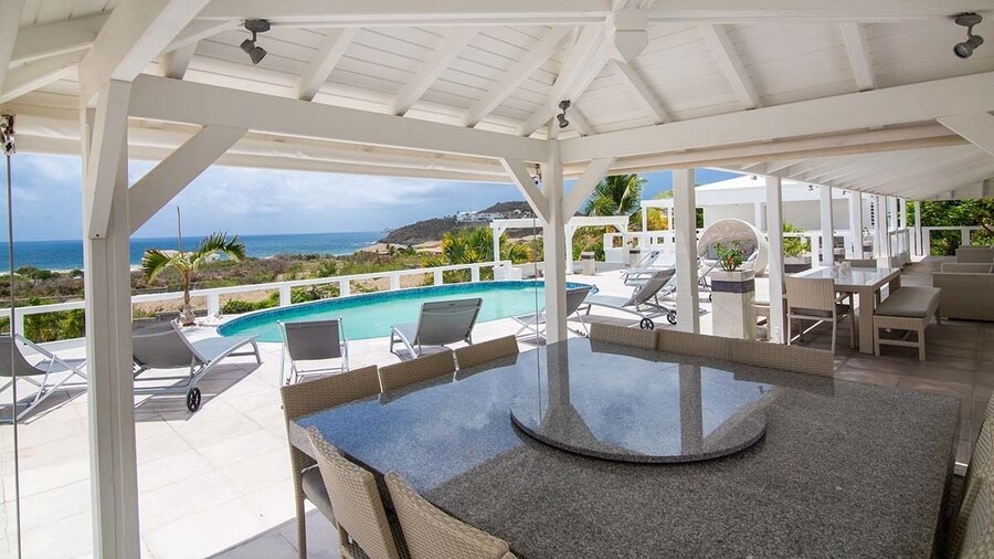 Alizee by Island Properties Online