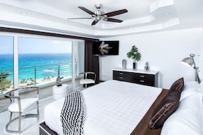 Laptop workspace, free WiFi, bed sheets