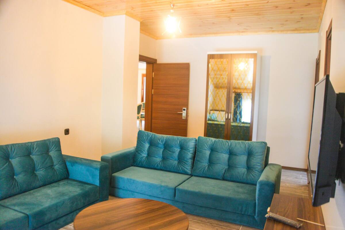 Deluxe suite, 1 slaapkamer, balkon, uitzicht op rivier | Geluiddichte muren, gratis wifi