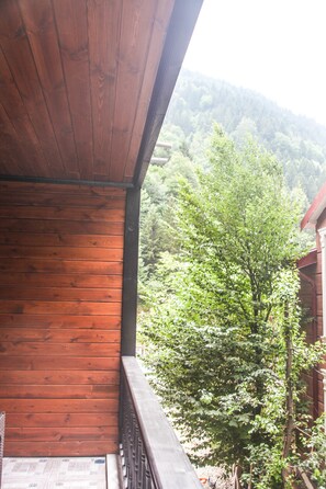 Balcony view - Ravza Otel Uzungol (Çaykara)