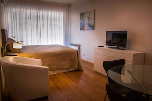 1 quarto, ferros/tábuas de passar roupa, Wi-Fi, roupa de cama