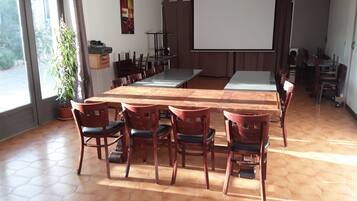 Meeting facility