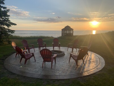 Paradise Lake Michigan Beach home with inground pool,  hot tub, sleeps 20