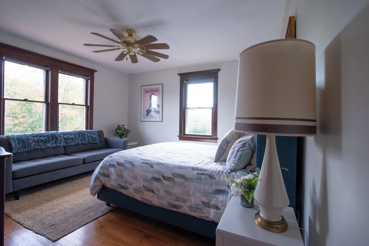 4 bedrooms, desk, iron/ironing board, free WiFi