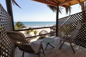 Terrace/patio - Hoja de Palma Bungalows (Canoas de Punta Sal)