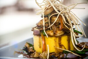 Breakfast, lunch, dinner served; southern cuisine, beach views 