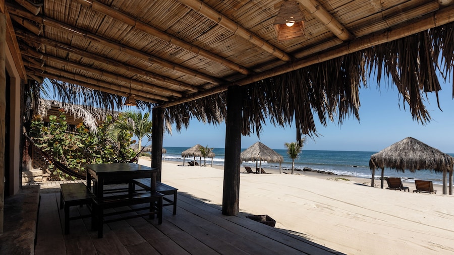 Hoja de Palma Bungalows