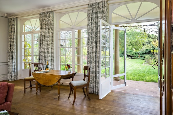 Superior Cottage, 2 Bedrooms, Garden View | Terrace/patio