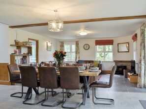 Dining - 4 bedroom accommodation in near Rhayader (near Rhayader)