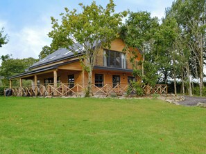 Exterior - 4 bedroom accommodation in near Rhayader (near Rhayader)