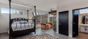 On the Banks of White River! Luxury Corporate/Family Retreat! Billiard/Theater