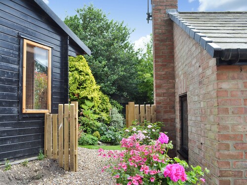 2 bedroom accommodation in Tibthorpe, near Driffield