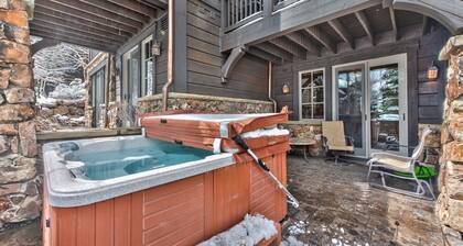 Winter Adventure Awaits: Luxury Mountain Design, Hot Tub & Shuttle Access!
