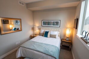 3 habitaciones, escritorio, tabla de planchar con plancha y wifi 