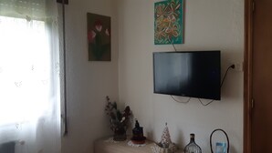 Interior - A nice place and cottage in the countryside. Pets welcome (San Xiao de Mos)