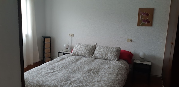 2 bedrooms, iron/ironing board, travel crib, bed sheets