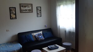 TV - A nice place and cottage in the countryside. Pets welcome (San Xiao de Mos)