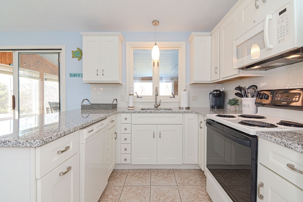 Frigorífic, microones, forn i placa de cuina