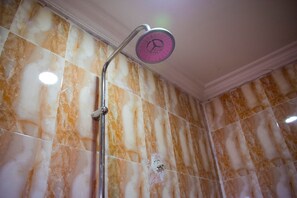 Free toiletries, towels - White Rose Suites (Lagos)
