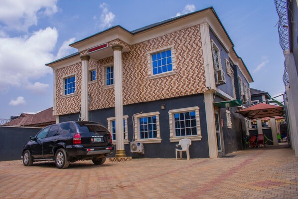 Property grounds - White Rose Suites (Lagos)