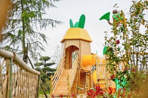 Children's play area - outdoor