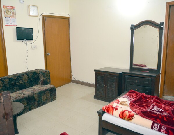 5 bedrooms, WiFi, bed sheets