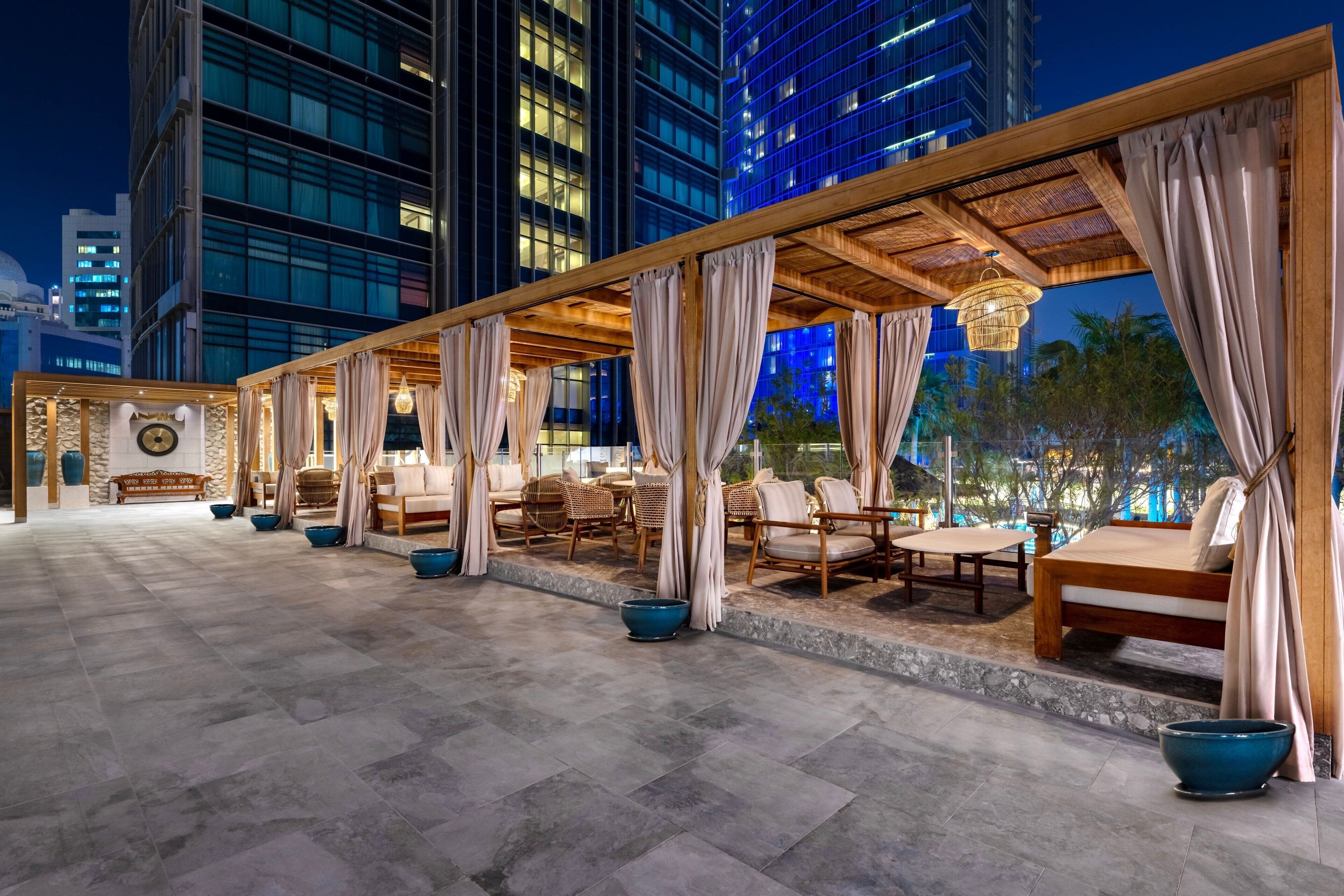 5 restaurants, breakfast, lunch served; local and international cuisine