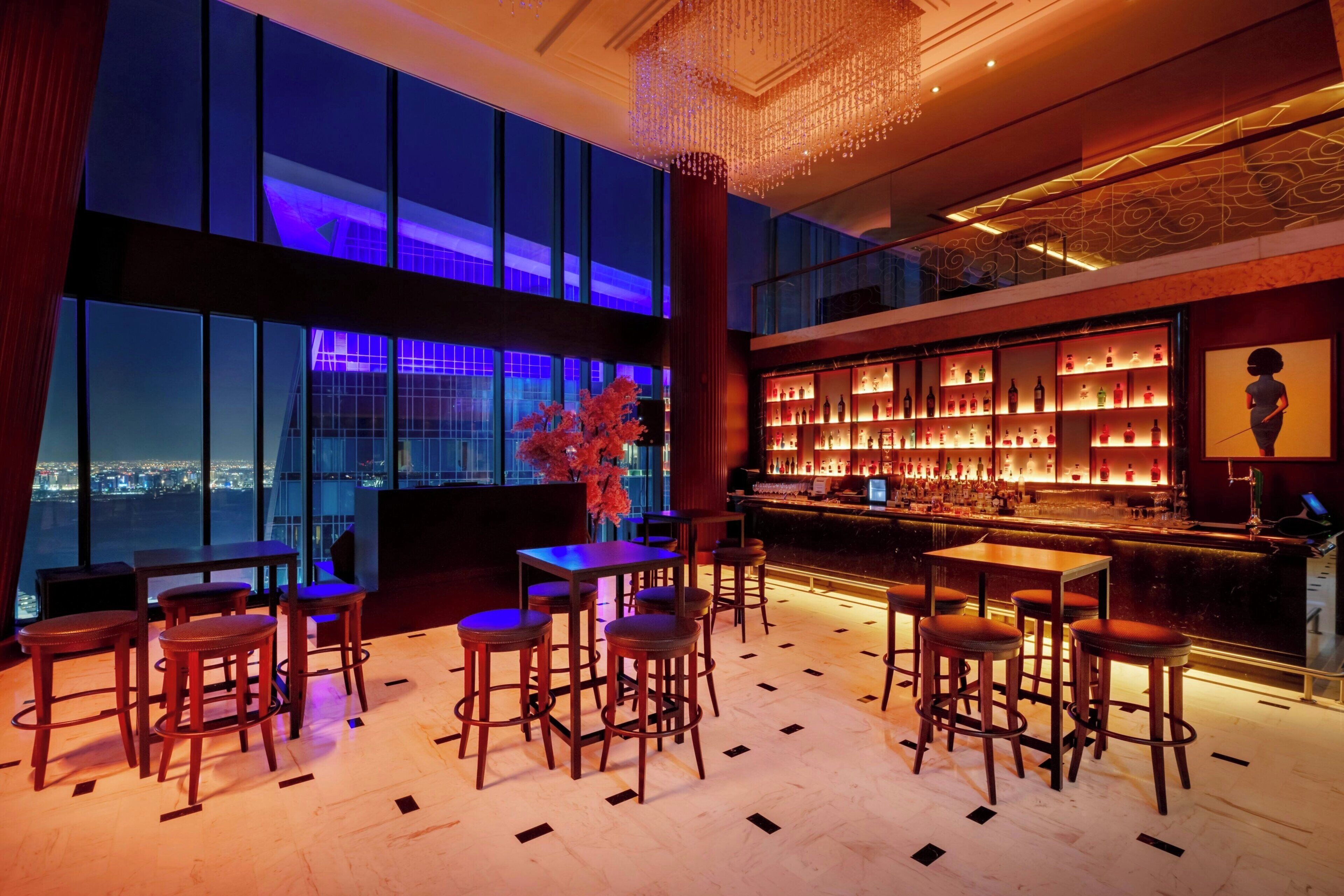 5 restaurants, breakfast, lunch served; local and international cuisine