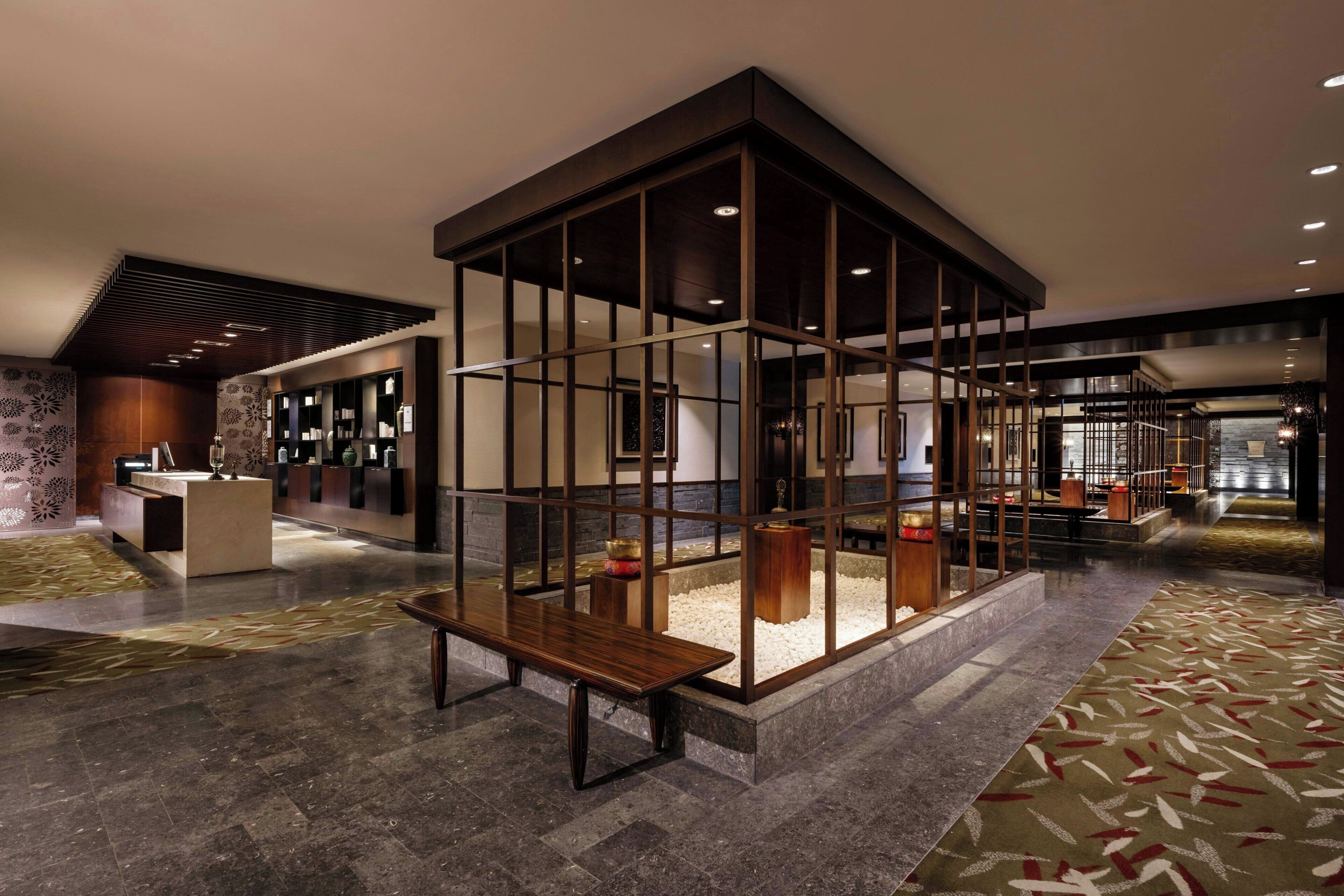 Couples treatment room(s), sauna, hot tub, steam room, body treatments