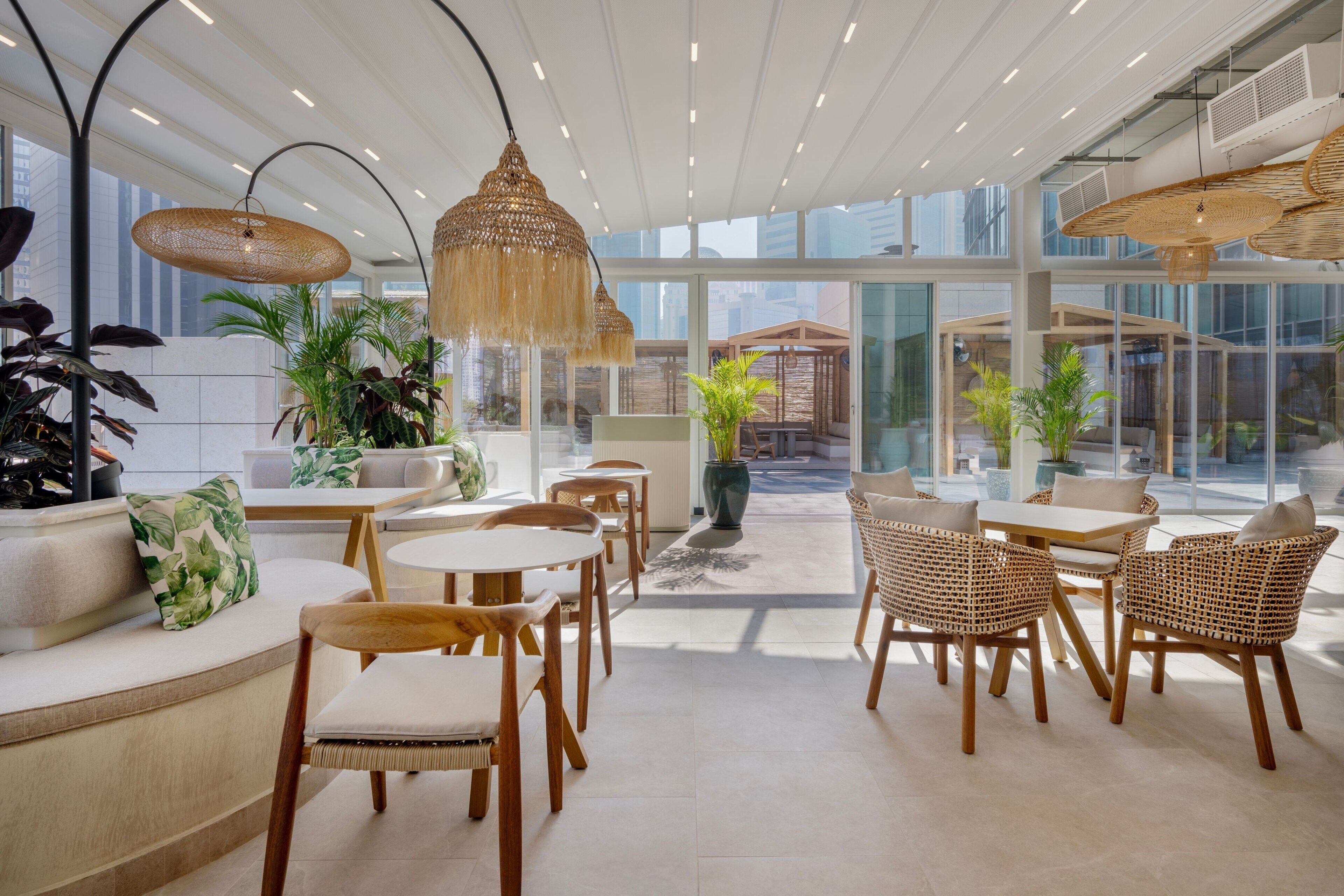 4 restaurants, breakfast, lunch served; local and international cuisine