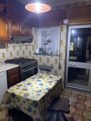 Full-sized fridge, microwave, oven, dishwasher