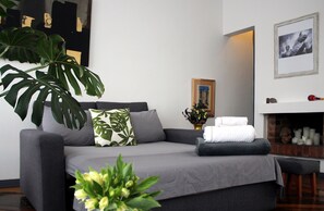 Interior - Curated Design Apartment Overlooking Plaza del Chorro, La Candelaria Bogotá (BOGOTÁ DC)